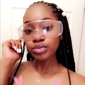 Meet your Posher, Rene